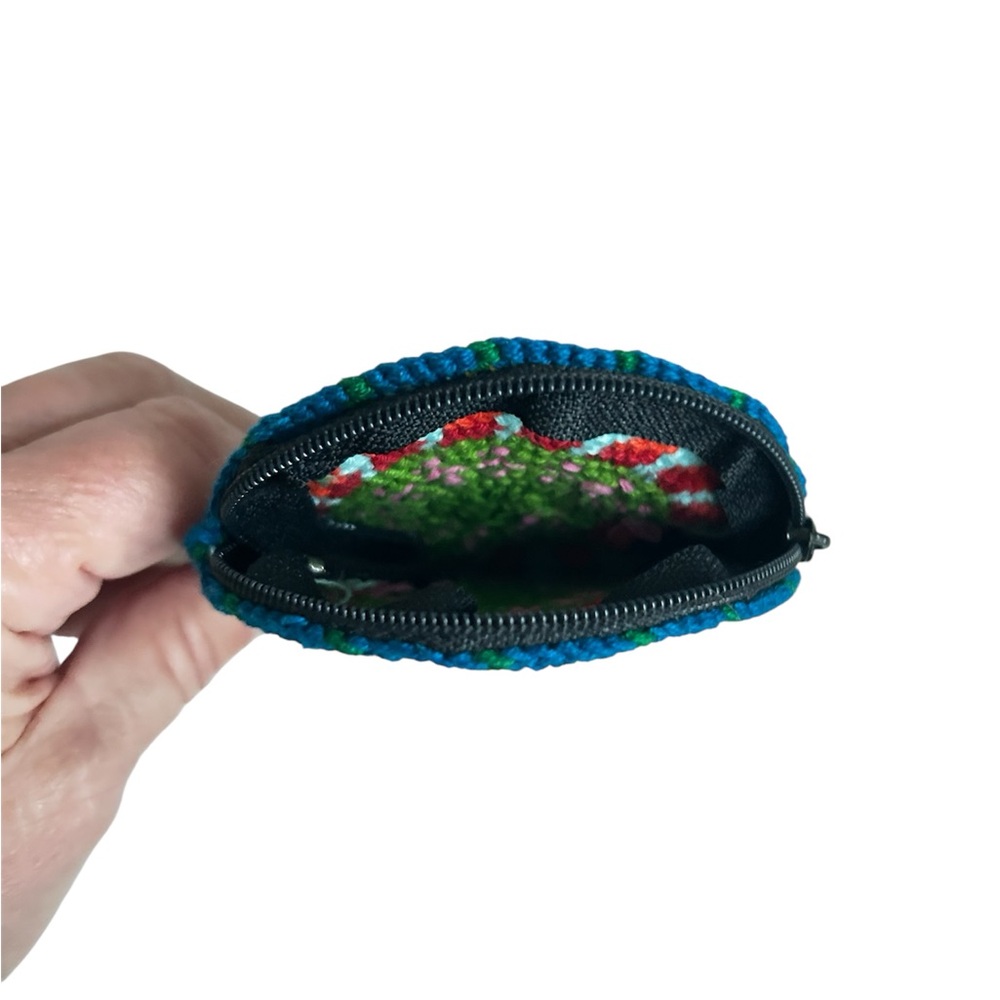 Hand Crafted Crocheted Colorful Round Sunburst Design Zipper Change Pouch Purse - Picture 4 of 9